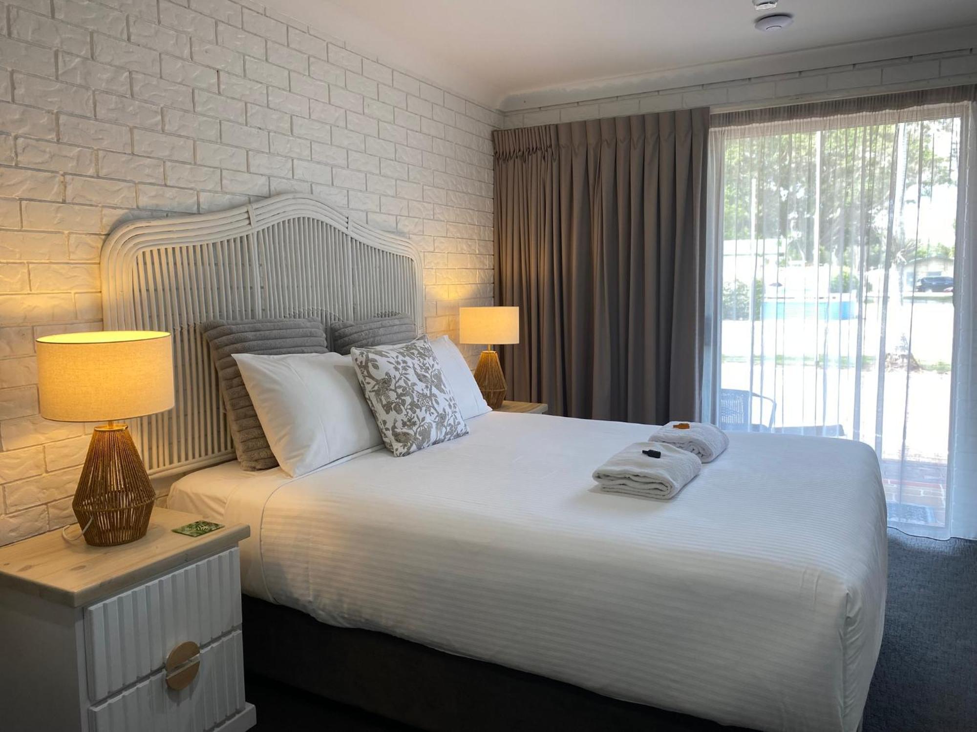 Beachmere Palms Motel Ngoại thất bức ảnh