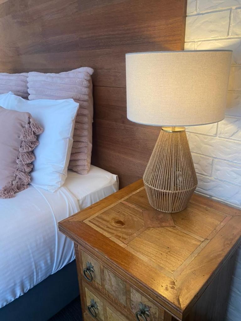 Beachmere Palms Motel Ngoại thất bức ảnh