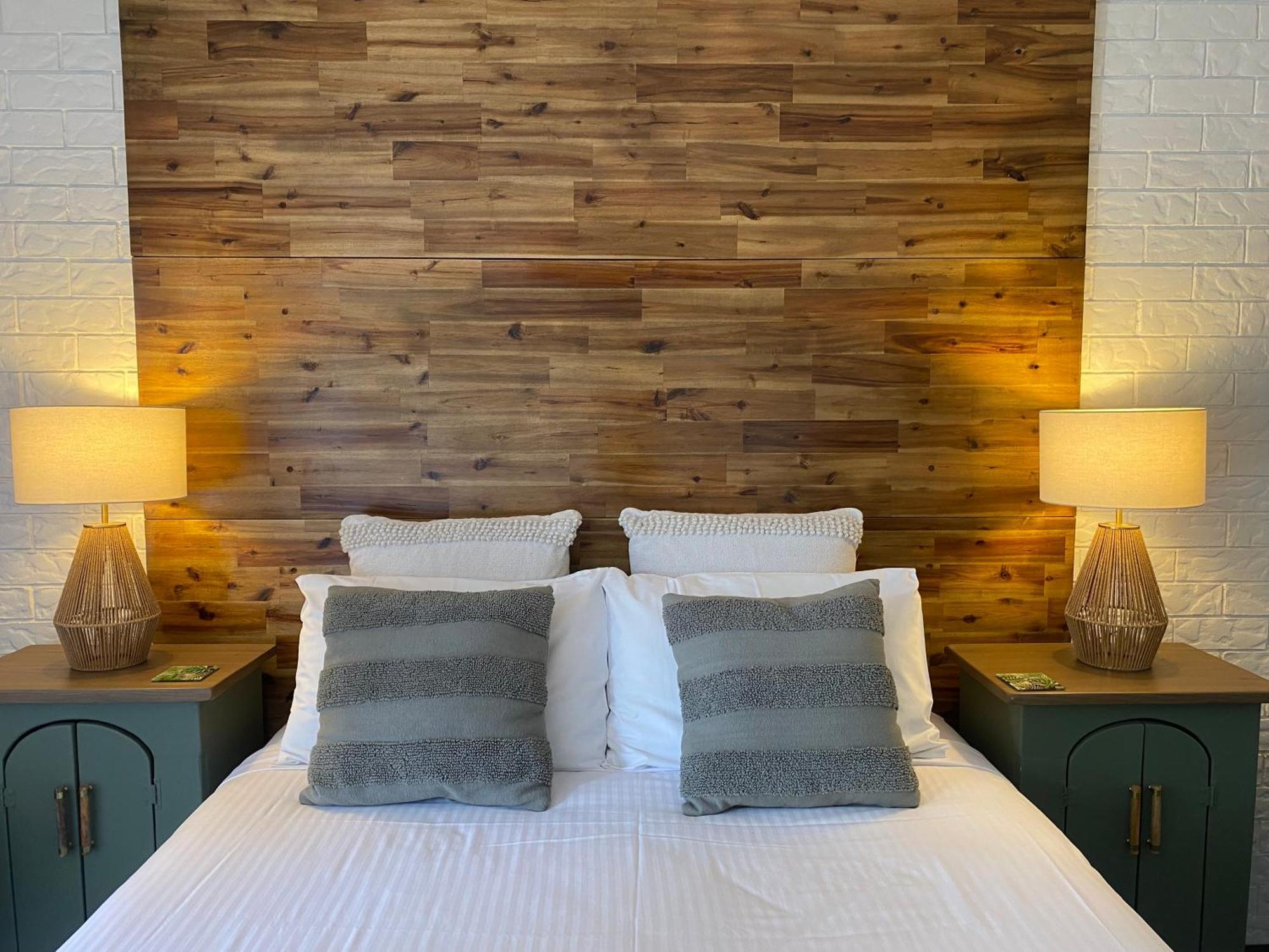 Beachmere Palms Motel Ngoại thất bức ảnh